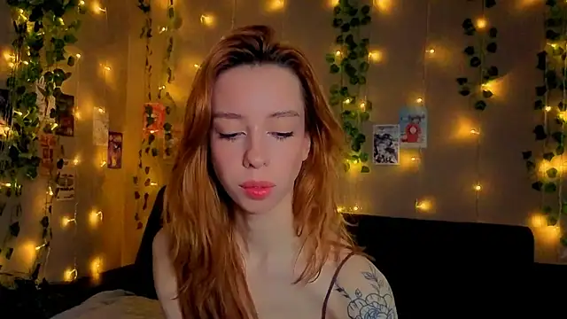 Lori Williams online show from April 3, 3:26 am