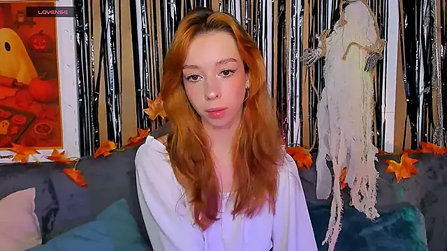 Lori Williams online show from October 27, 1:01 am