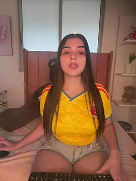 salomecute21 online show from July 3, 11:49 am