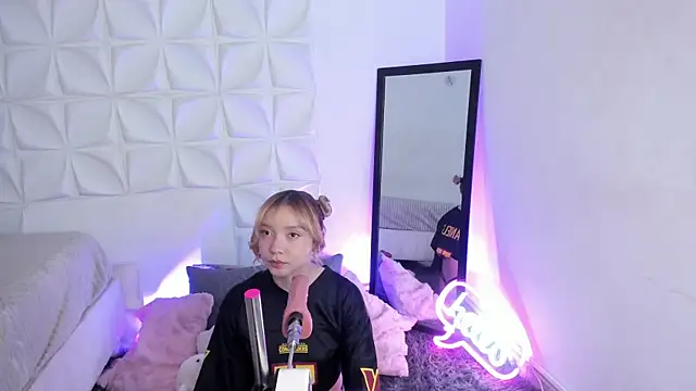 JuliethMoss online show from September 30, 8:35 pm