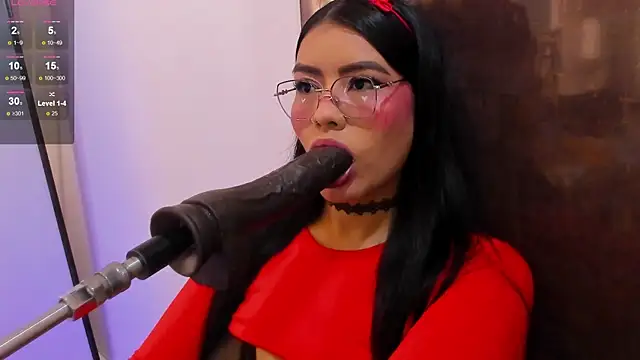 pocahontas lantina online show from April 18, 3:53 am