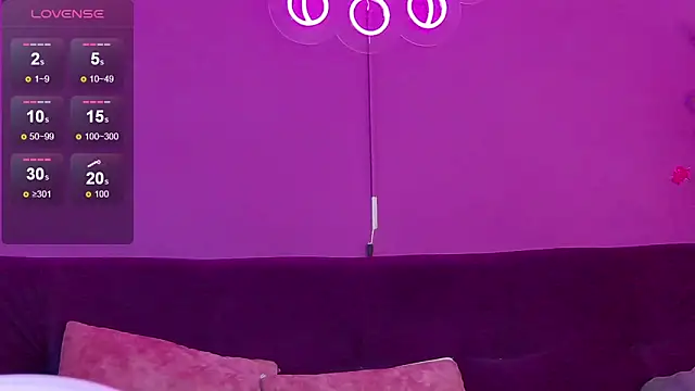 RavennMoonn online show from September 19, 8:52 pm