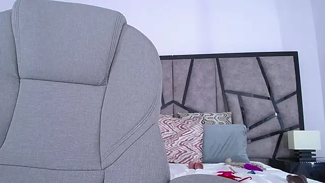 JeinnoveMontenegr0 online show from January 6, 5:38 pm