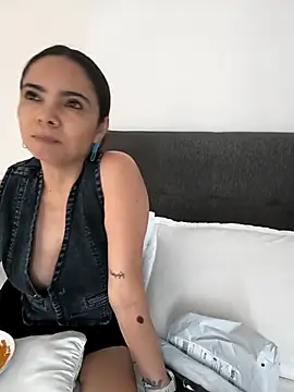 Cami Konor online show from February 5, 6:44 pm