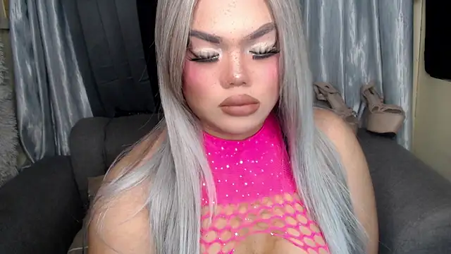 10inchs Maxie online show from November 15, 7:26 pm