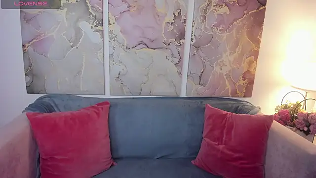 Madelaineses online show from January 11, 11:15 am