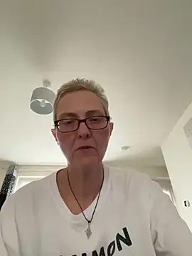 Curvy-Jinx online show from November 3, 3:49 pm