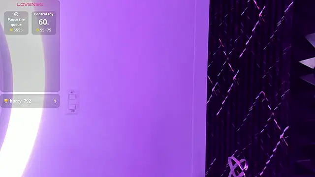 katierouge  online show from October 19, 7:21 am