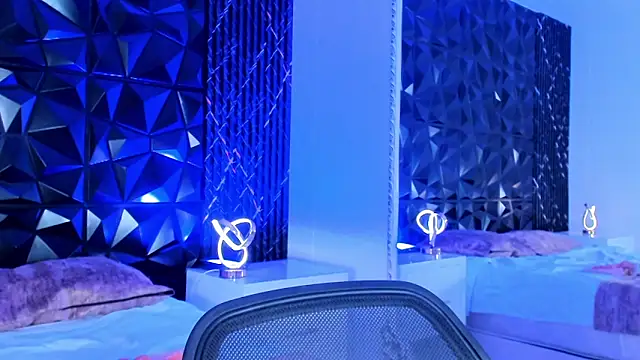 katierouge  online show from January 8, 4:16 am