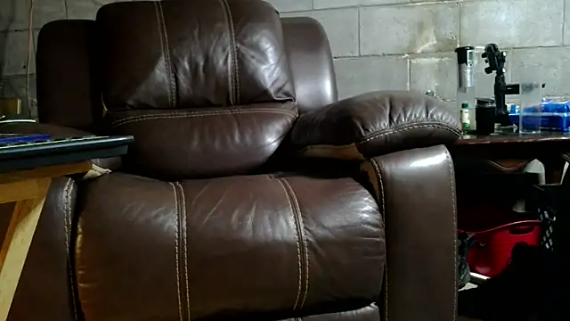 Luv2SuckBWC92 online show from December 20, 4:05 am