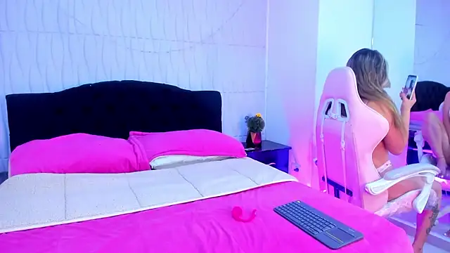 LilaRoussexx online show from September 8, 3:00 pm