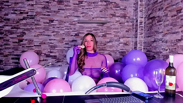 LilaRoussexx online show from September 18, 5:11 pm