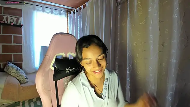 MelanyOconner online show from October 9, 2:32 pm