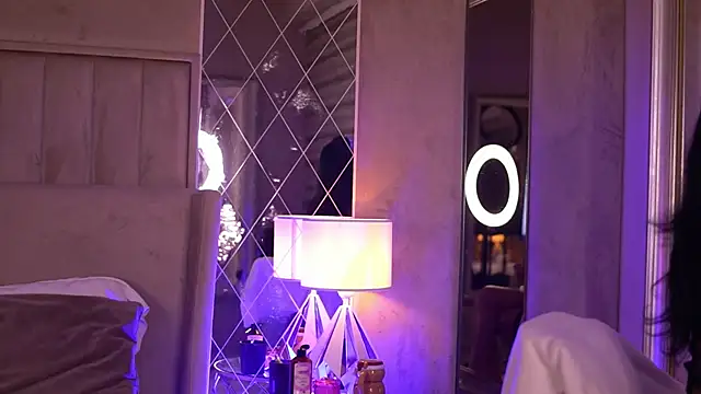 FrancescaDante online show from February 8, 7:23 am