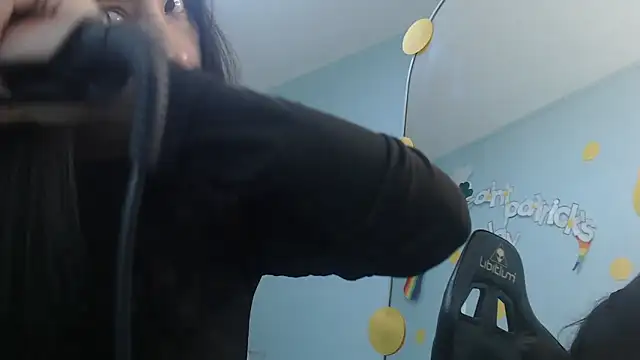 victoria hernandez t  online show from March 17, 1:37 pm