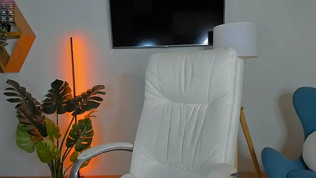 Baby  Lola online show from September 16, 12:24 pm