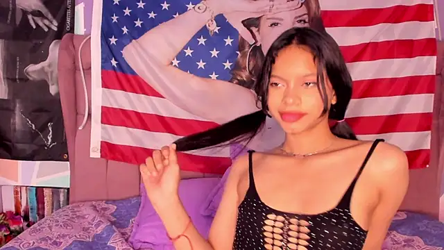 CloeyGraweing online show from September 29, 7:52 pm