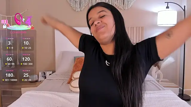 Camila Bustamante online show from March 31, 2:39 pm