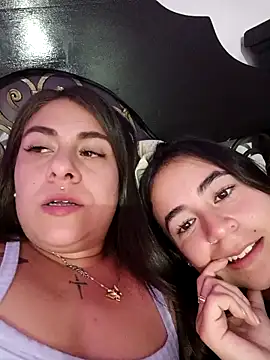 Camiqueen online show from April 9, 2:25 am