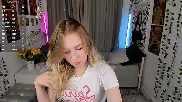 LanaRoselle online show from October 24, 9:22 pm