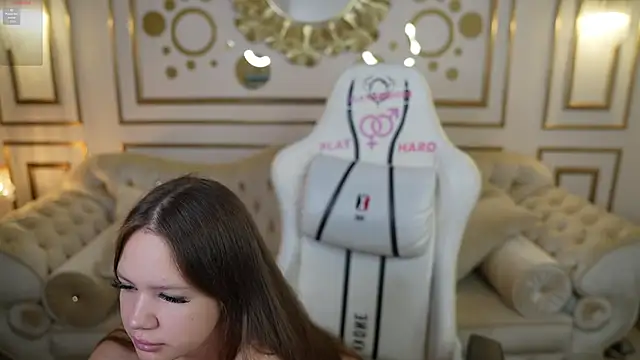 Claire Dreams online show from September 13, 6:43 am