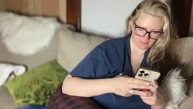 PefectNipz online show from December 19, 9:45 am