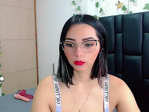 sara arias00 online show from September 15, 2:36 pm