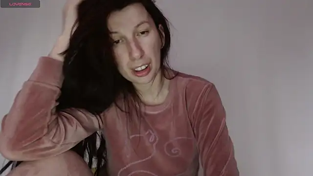 RosieHayes online show from February 7, 12:53 pm