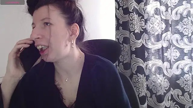 RosieHayes online show from November 26, 9:32 am