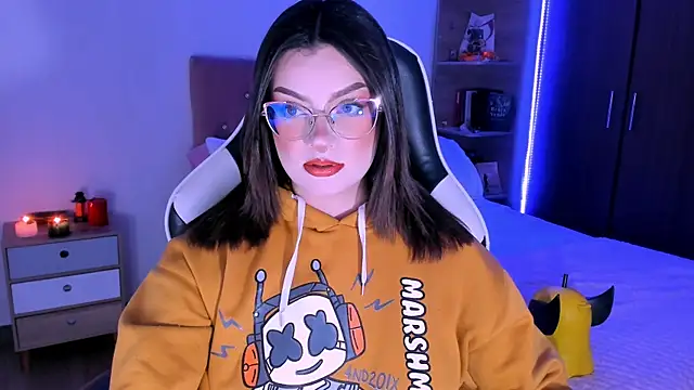 OphelianaRose33 online show from November 22, 10:56 pm