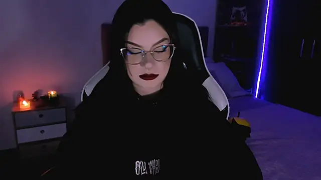 OphelianaRose33 online show from September 25, 10:29 pm