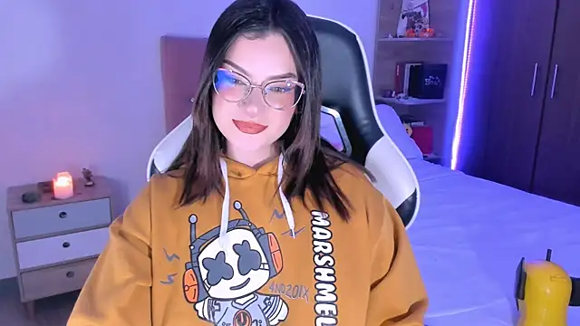 OphelianaRose33 online show from October 10, 9:52 pm