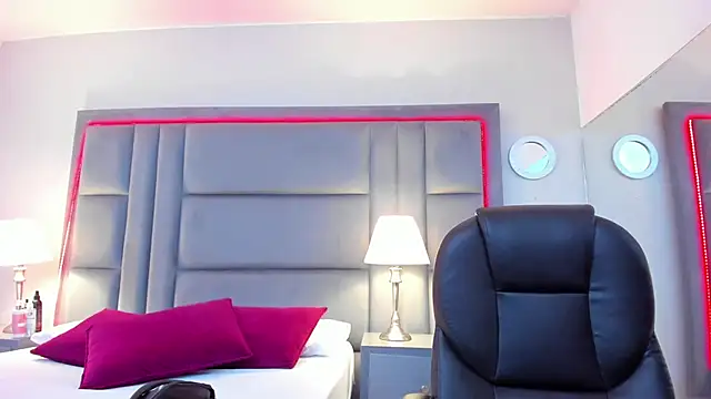 GabyMoreau online show from April 8, 8:44 pm