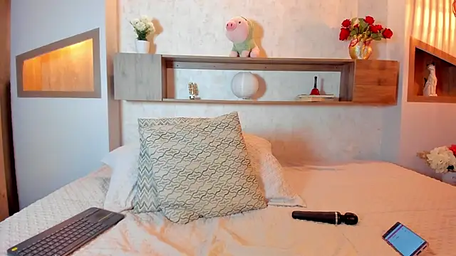 Emilly Beaumont online show from January 16, 1:51 pm