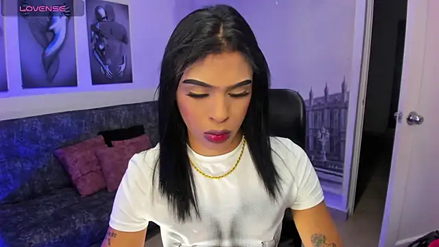 keytinthomson  online show from November 5, 7:52 pm