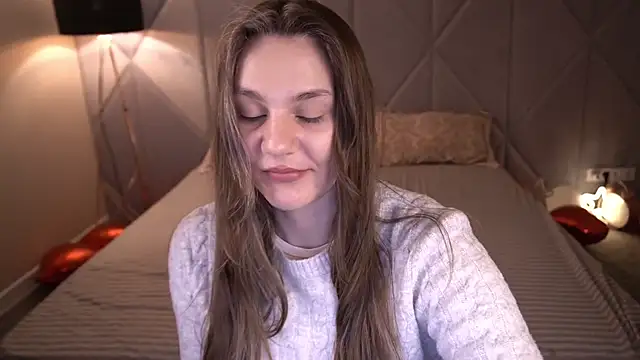 DiamondGoldie online show from March 28, 8:30 pm