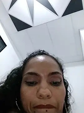 Karen Ariass online show from May 29, 3:26 am