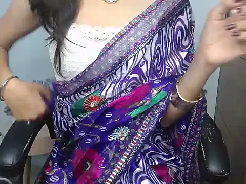 Urlove lily online show from October 31, 4:55 pm