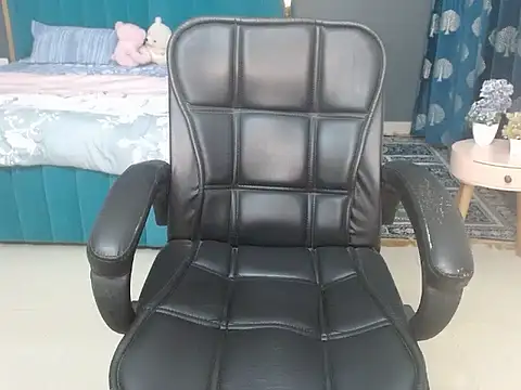 Urlove lily online show from September 15, 3:31 pm