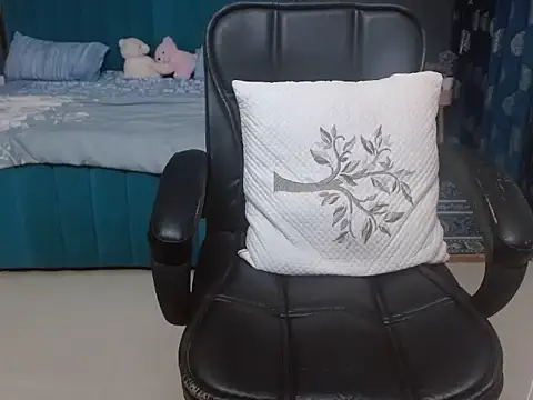 Urlove lily online show from September 30, 6:08 am