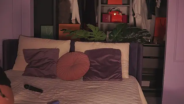 Monique Celeste online show from April 18, 4:26 am