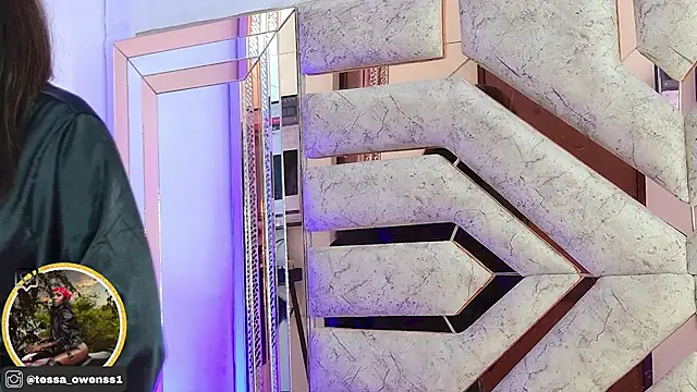 Tessa Owenss online show from March 5, 11:00 pm