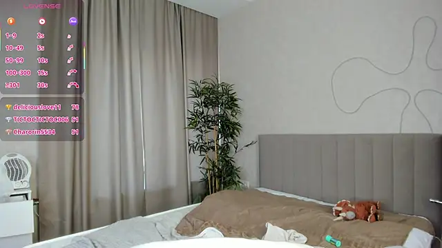 Luna G0ld online show from October 13, 5:10 am