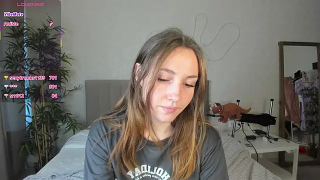 Luna G0ld online show from October 14, 5:21 am