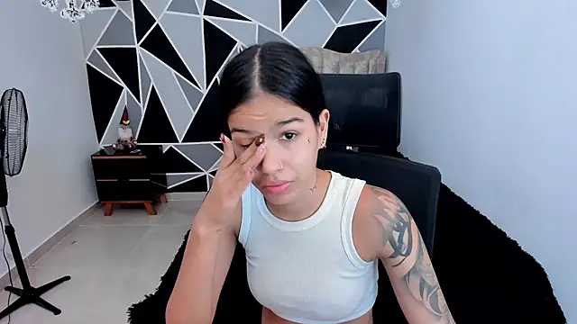 valeria-duarte online show from December 20, 9:19 pm