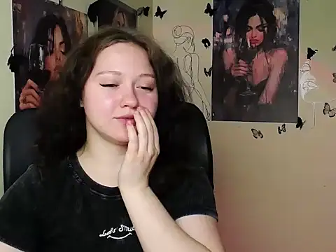 LadyAlice  online show from June 4, 6:18 am