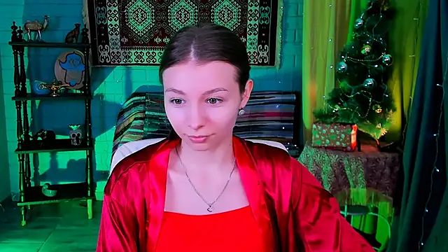 JulieDaniel online show from December 15, 8:19 am