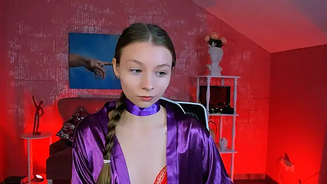 JulieDaniel online show from April 4, 4:33 am