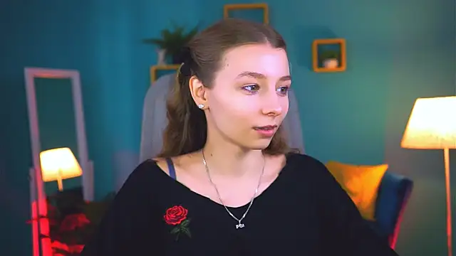 JulieDaniel online show from October 7, 8:30 am