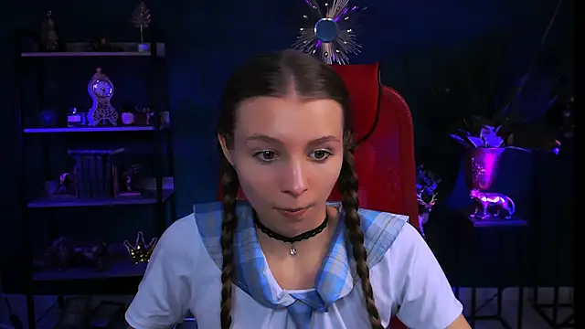 JulieDaniel online show from October 11, 8:41 am